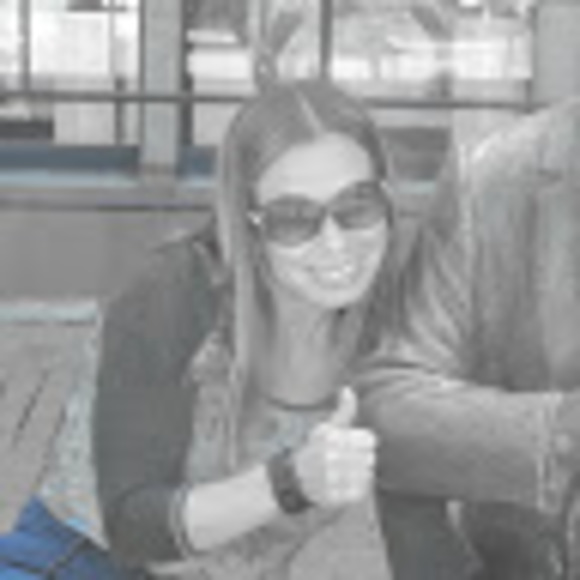 Meet your Posher, Jenn - Picture 1 of 1